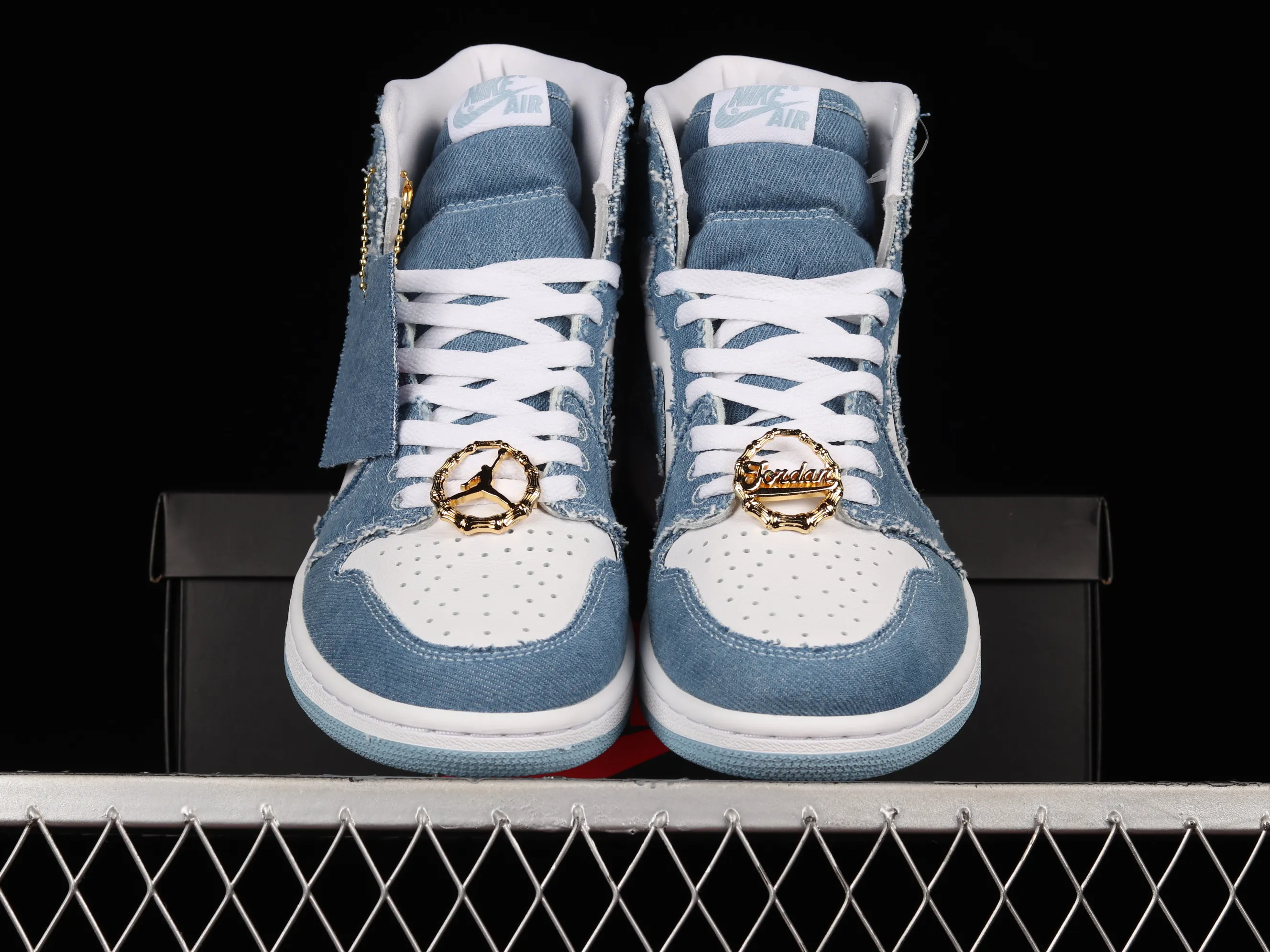 All categories Air Jordan Jordan series basketball shoes Air Jordan 1 High foreign trade version Air Jordan 1 High OG "Denim" AJ1 Joe 1 denim washed denim DM9036-104
